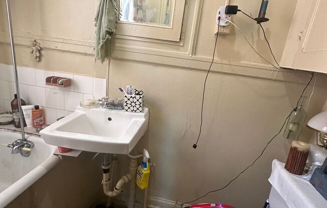 1 bed, 1 bath, $1,295, Unit Apt. 10