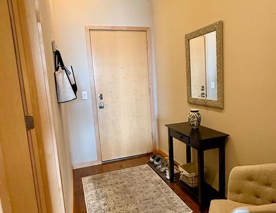 1 bed, 1.5 baths, 1,022 sqft, $1,950, Unit 402