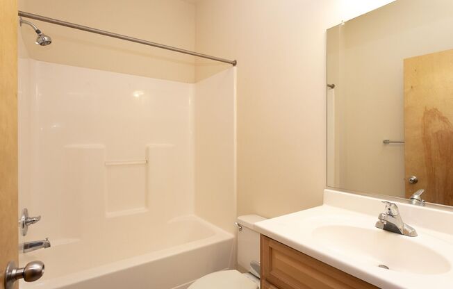 1 bed, 1 bath, 700 sqft, $1,475, Unit 119