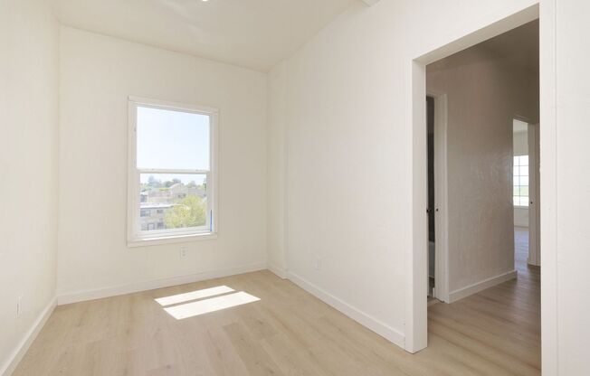 2 beds, 1 bath, 650 sqft, $2,795, Unit 201