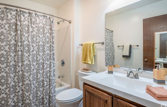 3 beds, 2.5 baths, 2,000 sqft, $2,705, Unit D-1