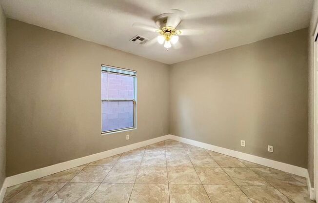 5 beds, 3 baths, $2,400