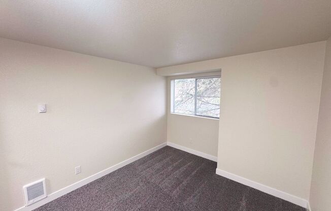 2 beds, 2 baths, 984 sqft, $2,125, Unit J304