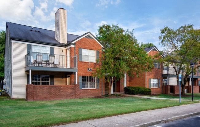 Littlestone Apartments brick building in Gallatin, TN