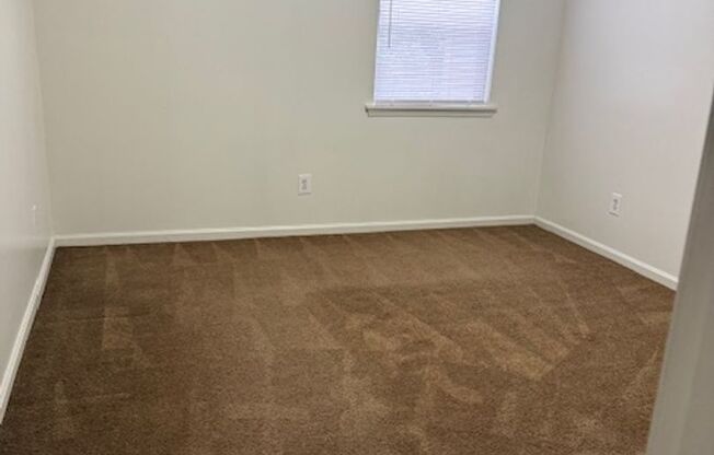 2 beds, 1 bath, 940 sqft, $1,125, Unit 166J