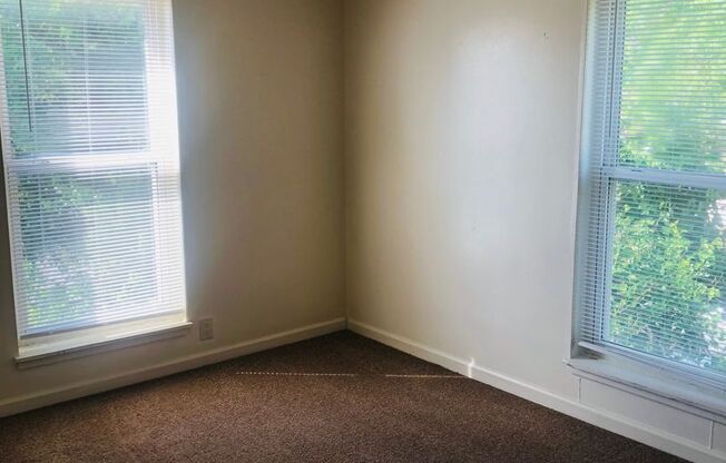 2 beds, 1 bath, $725