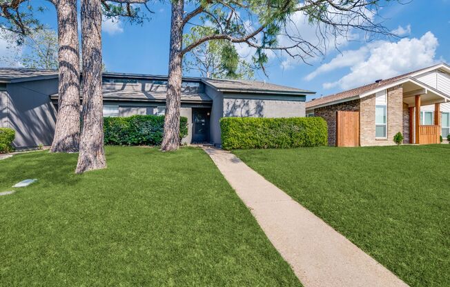 2-bedroom, 2-bathroom duplex ~ Arlington