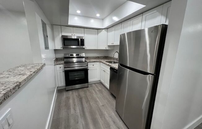 310 Lake Shore Dr West Palm Beach, FL 33403