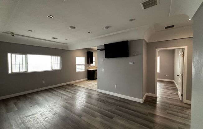2412 W. 48th St.