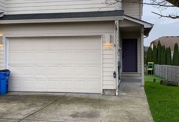 3BD Townhome in Great Camas Location!  Minutes to Downtown Camas & SR-14!