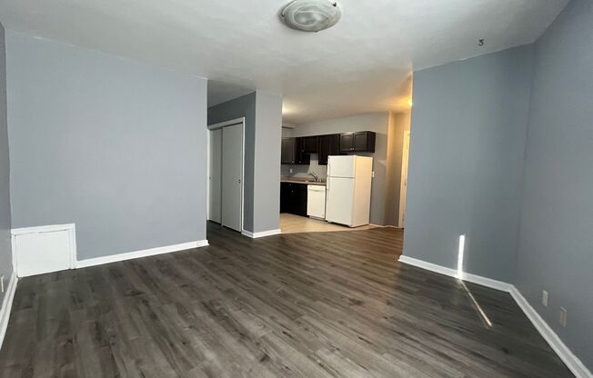 1 bed, 1 bath, $895, Unit 208