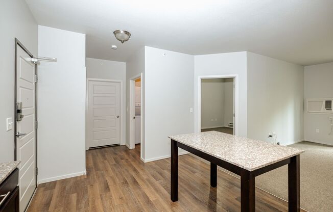 2 beds, 2 baths, 1,008 sqft, $1,770, Unit 315