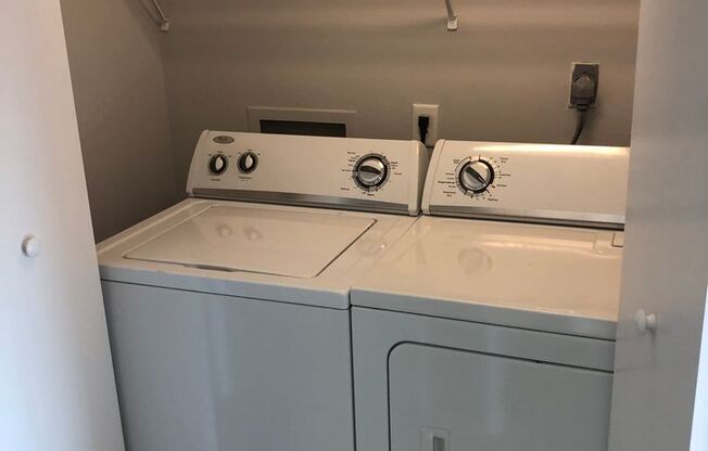 2 beds, 2 baths, 1,042 sqft, $1,249, Unit 5807F