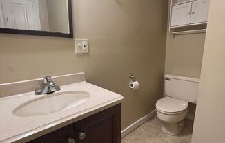 3 beds, 1 bath, $1,200, Unit Unit B