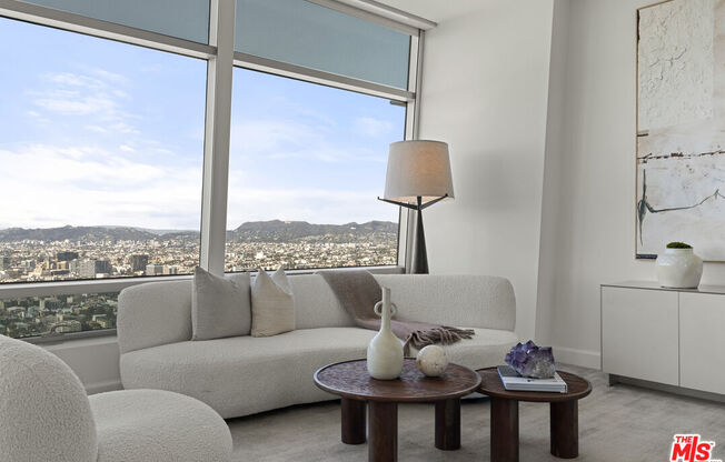 3 beds, 4 baths, 4,250 sqft, $25,000, Unit 47G