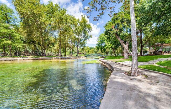 LANDA PARK WATERFRONT HOME, NEW BRAUNFELS