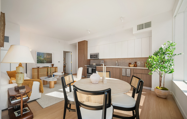 2 beds, 2 baths, $10,000, Unit 4304