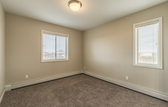 3 beds, 2 baths, 1,301 sqft, $1,725, Unit 302