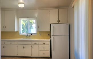 2 beds, 1 bath, $2,395