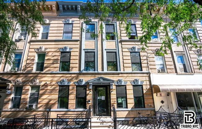 4 beds, 4.5 baths, $5,500, Unit 1R