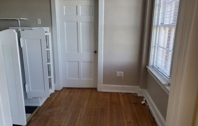 1 bed, 1 bath, 610 sqft, $1,150, Unit 6E
