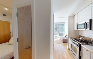553 W 53 ST