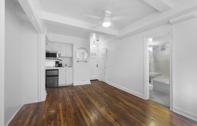 5 TUDOR CITY PL
