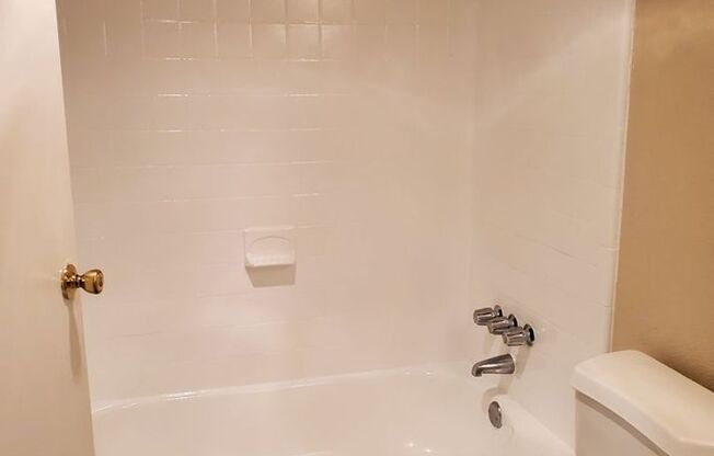 Studio, 1 bath, 451 sqft, $774, Unit M2206