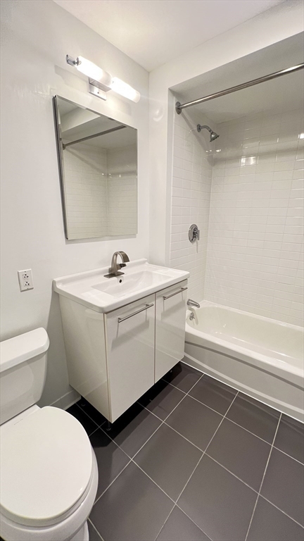 1 bed, 1 bath, 693 sqft, $2,900, Unit 318