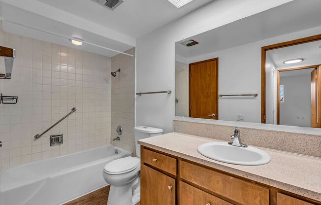 1 bed, 1 bath, 734 sqft, $1,450, Unit 821