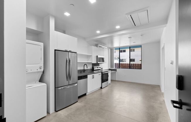 1 bed, 2 baths, 611 sqft, $2,695, Unit Unit 2