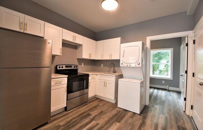 2 beds, 1 bath, $2,250, Unit 194 Chamber St - 2