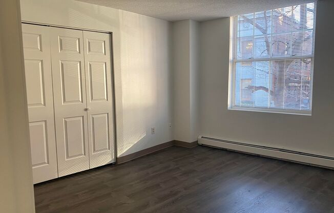 2 beds, 1 bath, 950 sqft, $1,950, Unit 46