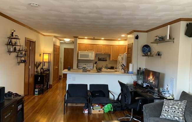 265 Newbury St 6