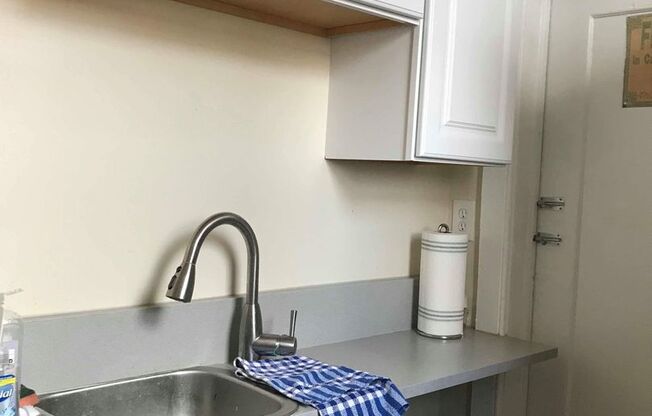1 bed, 1 bath, 750 sqft, $1,400, Unit G