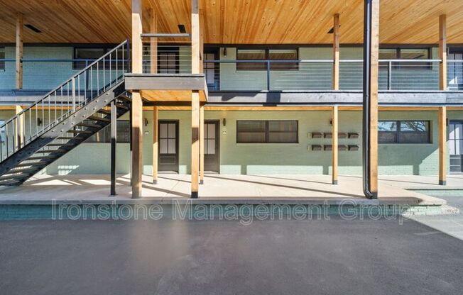 1316 S QUINCY AVE