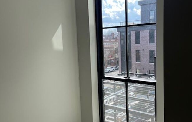 1 bed, 1 bath, 956 sqft, $2,845, Unit 404