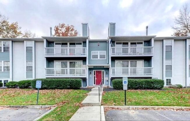 2 Bedroom Condo at Kenwood Dr for Rent !!!