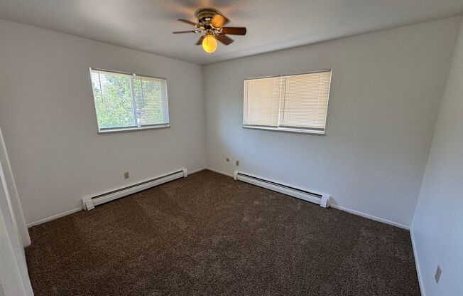 2 beds, 1 bath, $1,095