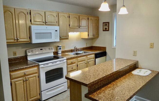 2 beds, 2.5 baths, $1,500, Unit Unit F2