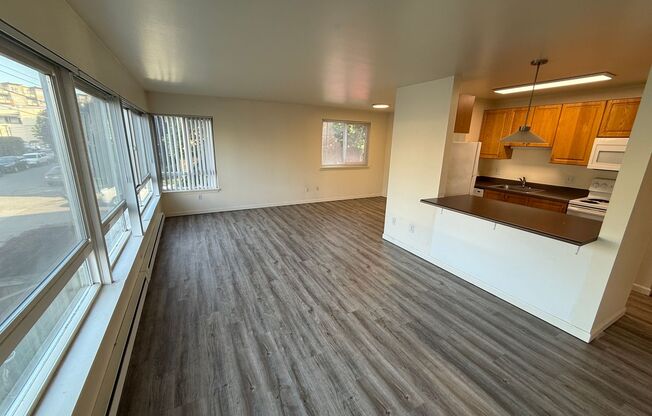 2 beds, 1 bath, 859 sqft, $2,695, Unit C-202