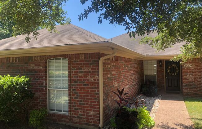 3 beds, 3 baths, $1,795