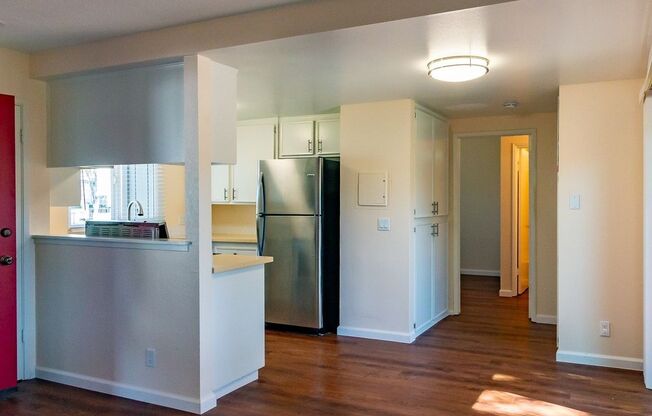 1 bed, 1 bath, 750 sqft, $2,350