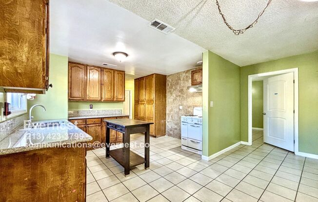 Charming 3-Bedroom Home with Fenced Yard and Covered Parking / Pet-Friendly / Vouchers Accepted / Available Soon!