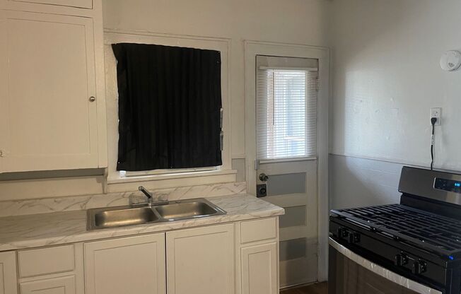 1 bed, 1 bath, $645