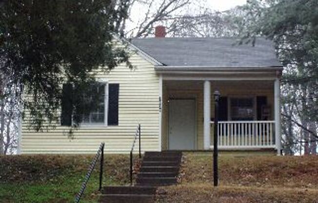 Cute One Level House with Eat-In Kitchen