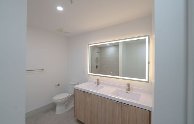 3 beds, 2 baths, 1,299 sqft, $3,600, Unit 525