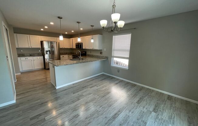 Updated 4 Bedroom Home In Stetson Hills!