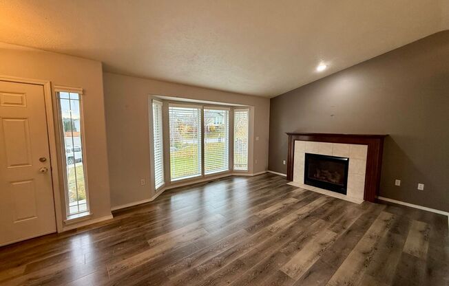 Stunning 3 Bed 2 Bath Eagle Ridge Home w/ Large Fenced Backyard and Raised Deck!