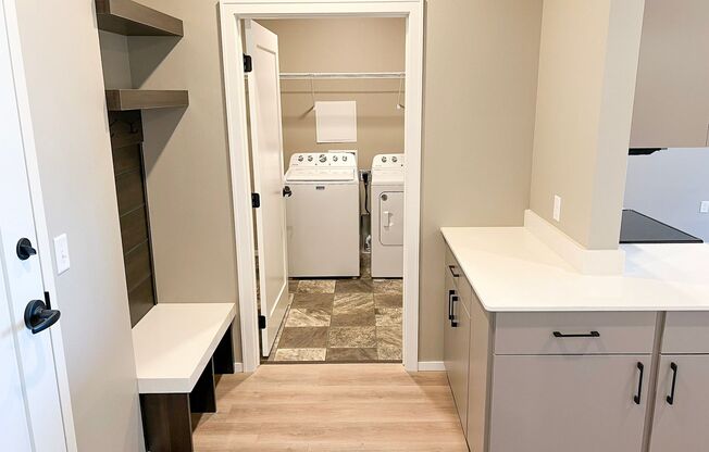 Studio, 1 bath, 858 sqft, $1,195, Unit Bldg 5 Apt 5318